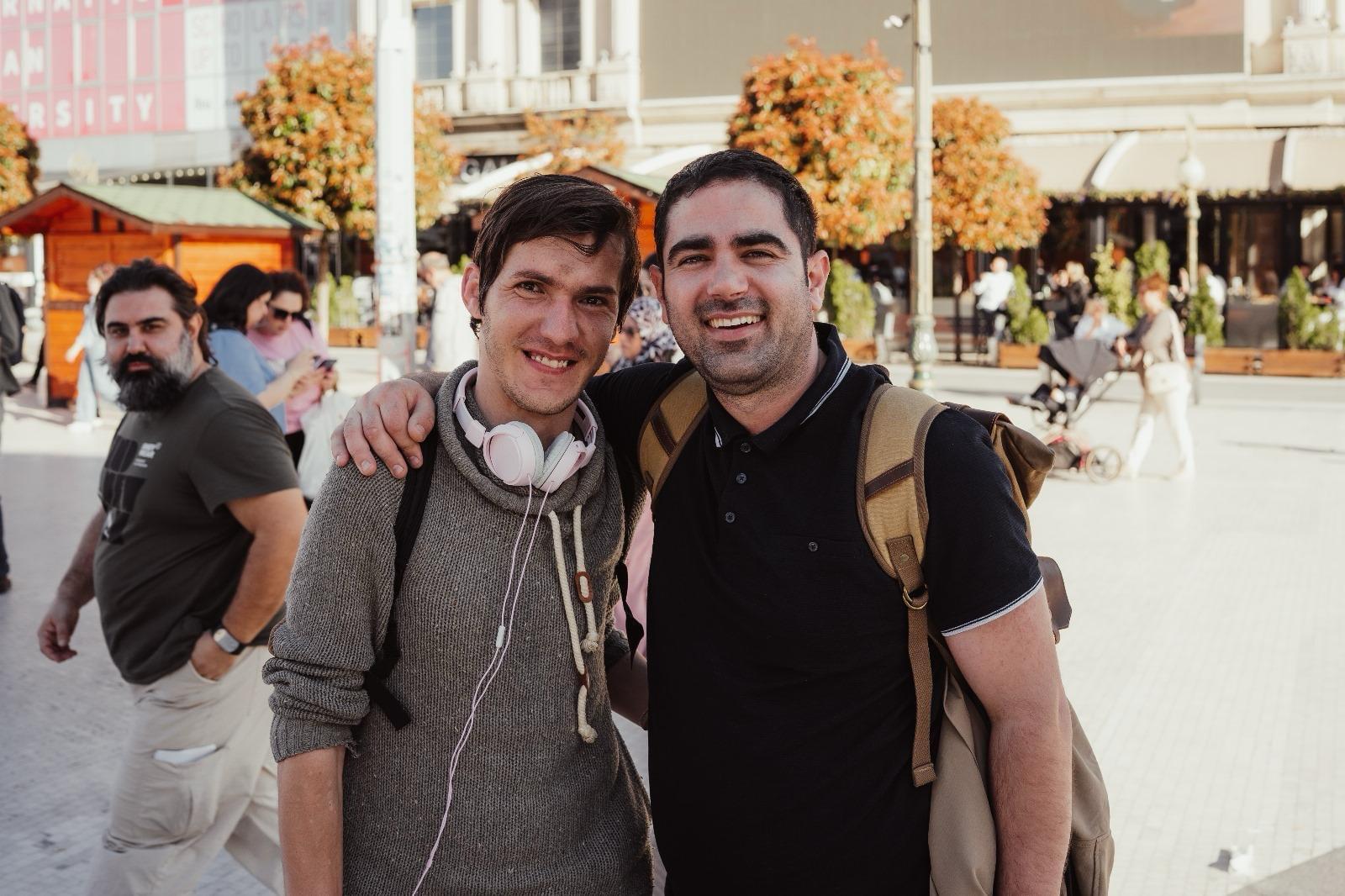 e86f4129-e0ad-42d2-b3b7-4313227d3891